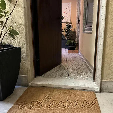 Teatro Romano Apartment *